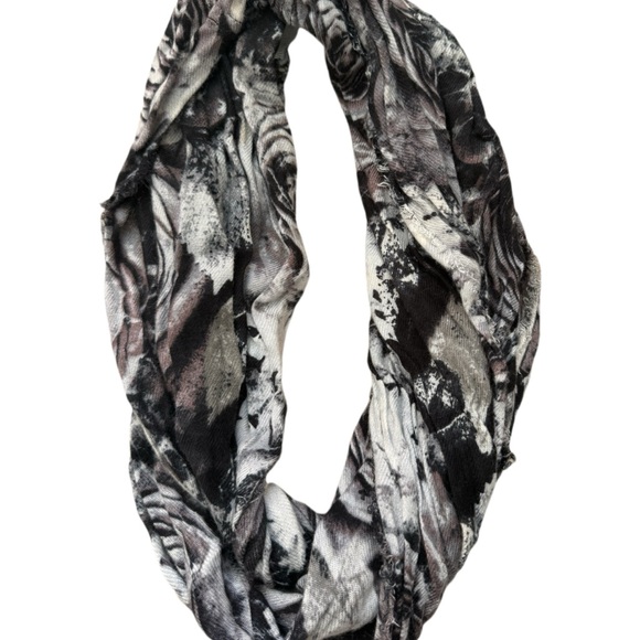 Scarves Bundle - Picture 4 of 5